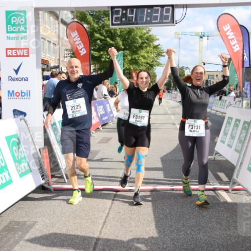 15.09.2024 - PSD Bank Halbmarathon Strokosch-Dieckow http://msf.ph/oto/7090318 15.09.2024 12:42:30 Ziel 2225, 3131, 3191, 3363 meine-sportfotos.de