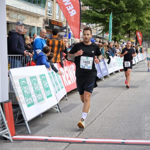 15.09.2024 - PSD Bank Halbmarathon Strokosch-Dieckow http://msf.ph/oto/7090387 15.09.2024 11:32:08 Ziel 695, 1030, 1088, 1345, 1402, 1428, 1432, 1465, 2685 meine-sportfotos.de