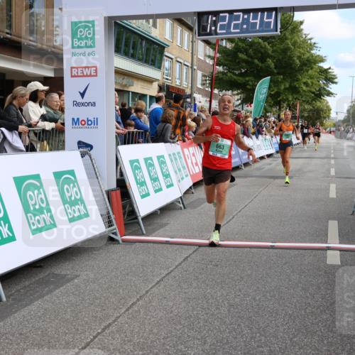 15.09.2024 - PSD Bank Halbmarathon Strokosch-Dieckow http://msf.ph/oto/7090454 15.09.2024 11:23:35 Ziel 650, 663, 674, 679, 683, 879, 881, 1022, 1028 meine-sportfotos.de