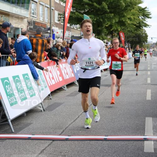 15.09.2024 - PSD Bank Halbmarathon Strokosch-Dieckow http://msf.ph/oto/7090605 15.09.2024 11:32:33 Ziel 698, 734, 804, 900, 902, 911, 1121, 2473, 2688 meine-sportfotos.de