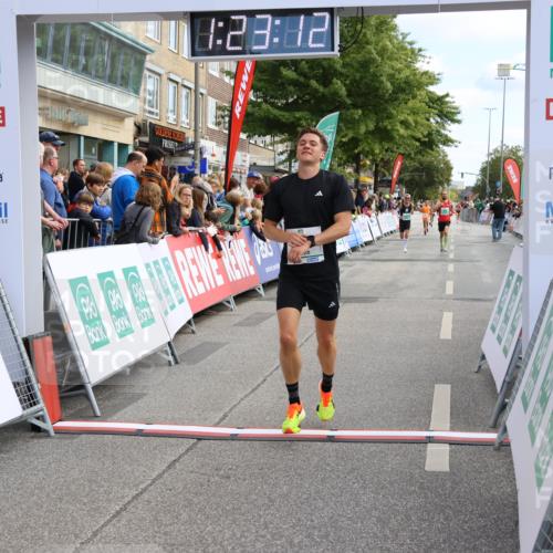 15.09.2024 - PSD Bank Halbmarathon Strokosch-Dieckow http://msf.ph/oto/7090617 15.09.2024 11:24:03 Ziel 645, 672, 675, 865, 894, 941, 1034, 1072 meine-sportfotos.de