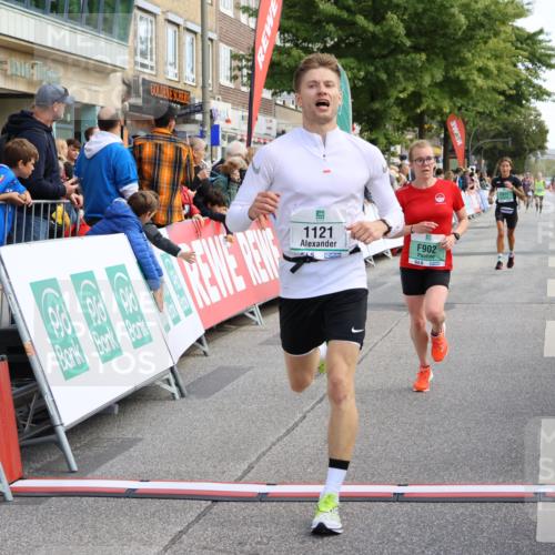 15.09.2024 - PSD Bank Halbmarathon Strokosch-Dieckow http://msf.ph/oto/7090620 15.09.2024 11:32:33 Ziel 698, 734, 804, 900, 902, 911, 1121, 2473, 2688 meine-sportfotos.de