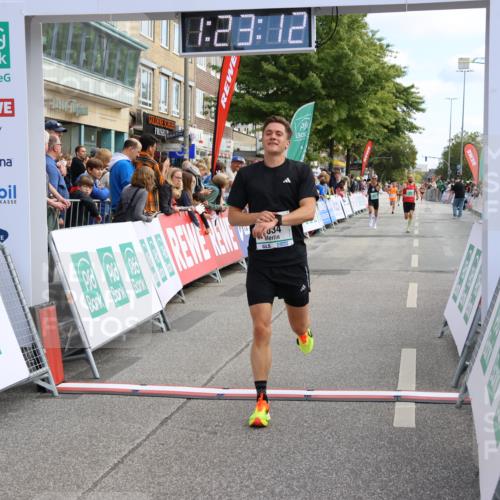 15.09.2024 - PSD Bank Halbmarathon Strokosch-Dieckow http://msf.ph/oto/7090625 15.09.2024 11:24:03 Ziel 645, 672, 675, 865, 894, 941, 1034, 1072 meine-sportfotos.de