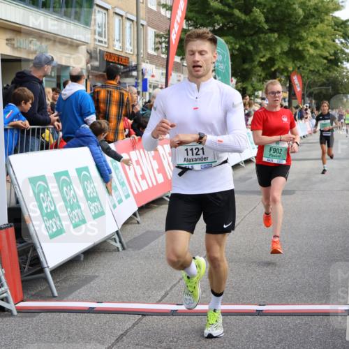 15.09.2024 - PSD Bank Halbmarathon Strokosch-Dieckow http://msf.ph/oto/7090628 15.09.2024 11:32:33 Ziel 698, 734, 804, 900, 902, 911, 1121, 2473, 2688 meine-sportfotos.de