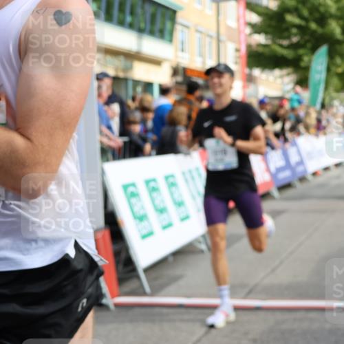 15.09.2024 - PSD Bank Halbmarathon Strokosch-Dieckow http://msf.ph/oto/7090893 15.09.2024 11:24:46 Ziel 578, 644, 680, 883, 1014, 1015 meine-sportfotos.de