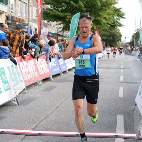 15.09.2024 - PSD Bank Halbmarathon Strokosch-Dieckow http://msf.ph/oto/7091021 15.09.2024 11:33:43 Ziel 745, 921, 930, 955, 2606, 2609 meine-sportfotos.de