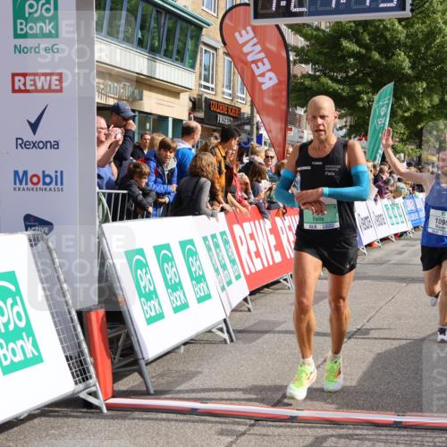 15.09.2024 - PSD Bank Halbmarathon Strokosch-Dieckow http://msf.ph/oto/7091061 15.09.2024 11:25:36 Ziel 656, 692, 709, 897, 1096, 2472 meine-sportfotos.de