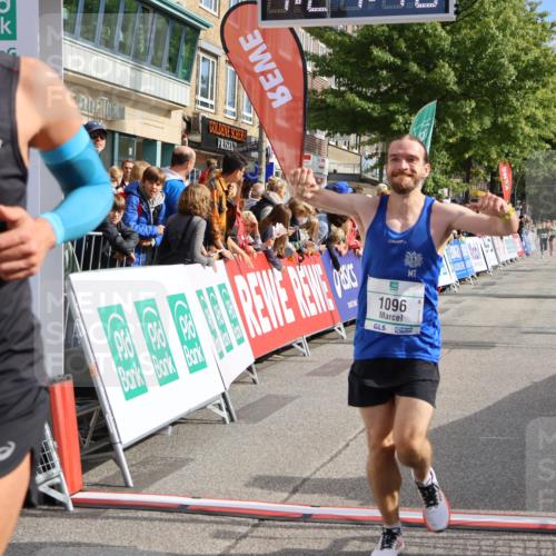 15.09.2024 - PSD Bank Halbmarathon Strokosch-Dieckow http://msf.ph/oto/7091077 15.09.2024 11:25:37 Ziel 692, 709, 897, 1096 meine-sportfotos.de