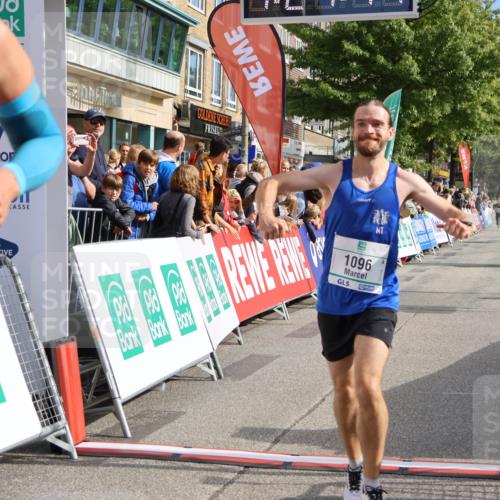 15.09.2024 - PSD Bank Halbmarathon Strokosch-Dieckow http://msf.ph/oto/7091080 15.09.2024 11:25:38 Ziel 692, 709, 897, 1069, 1096 meine-sportfotos.de