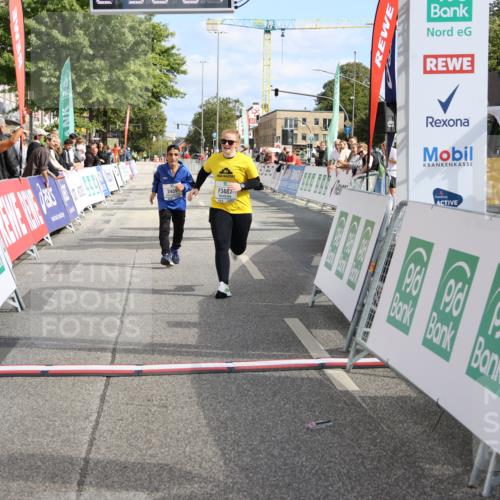 15.09.2024 - PSD Bank Halbmarathon Strokosch-Dieckow http://msf.ph/oto/7091118 15.09.2024 12:56:54 Ziel 2459, 2460, 3487 meine-sportfotos.de