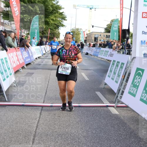 15.09.2024 - PSD Bank Halbmarathon Strokosch-Dieckow http://msf.ph/oto/7091200 15.09.2024 13:00:37 Ziel 2433, 2435, 2830 meine-sportfotos.de