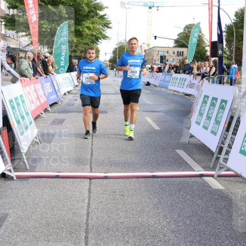15.09.2024 - PSD Bank Halbmarathon Strokosch-Dieckow http://msf.ph/oto/7091211 15.09.2024 13:00:41 Ziel 2433, 2435, 2830 meine-sportfotos.de