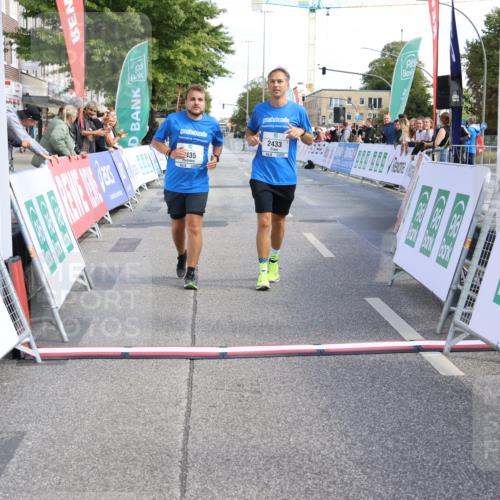 15.09.2024 - PSD Bank Halbmarathon Strokosch-Dieckow http://msf.ph/oto/7091214 15.09.2024 13:00:41 Ziel 2433, 2435, 2830 meine-sportfotos.de