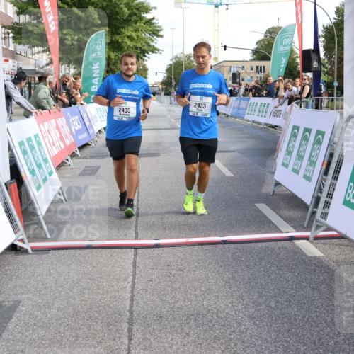 15.09.2024 - PSD Bank Halbmarathon Strokosch-Dieckow http://msf.ph/oto/7091220 15.09.2024 13:00:42 Ziel 2433, 2435, 2830 meine-sportfotos.de