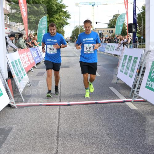 15.09.2024 - PSD Bank Halbmarathon Strokosch-Dieckow http://msf.ph/oto/7091223 15.09.2024 13:00:42 Ziel 2433, 2435, 2830 meine-sportfotos.de