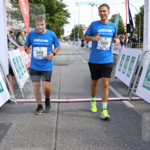 15.09.2024 - PSD Bank Halbmarathon Strokosch-Dieckow http://msf.ph/oto/7091232 15.09.2024 13:00:43 Ziel 2433, 2435, 2830 meine-sportfotos.de