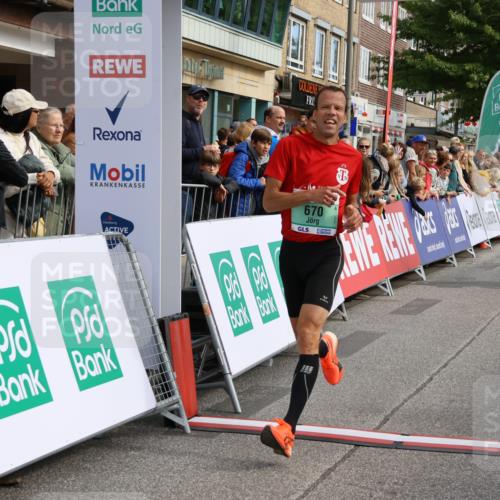 15.09.2024 - PSD Bank Halbmarathon Strokosch-Dieckow http://msf.ph/oto/7091259 15.09.2024 11:26:14 Ziel 670, 671, 723, 1025 meine-sportfotos.de