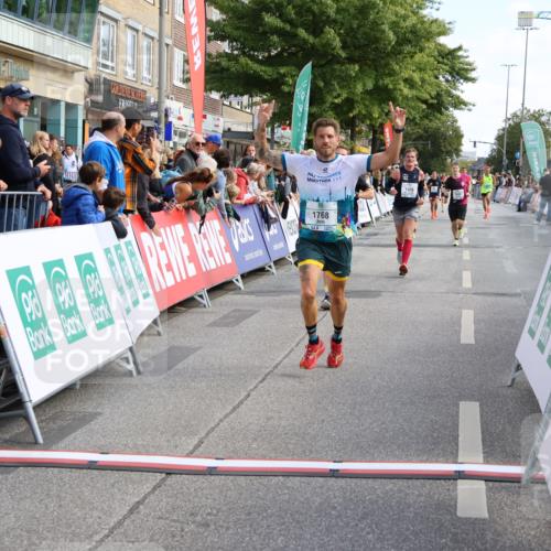 15.09.2024 - PSD Bank Halbmarathon Strokosch-Dieckow http://msf.ph/oto/7091382 15.09.2024 11:35:02 Ziel 696, 907, 1204, 1370, 1387, 1393, 1426, 1768 meine-sportfotos.de