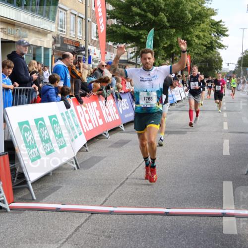 15.09.2024 - PSD Bank Halbmarathon Strokosch-Dieckow http://msf.ph/oto/7091401 15.09.2024 11:35:02 Ziel 696, 907, 1204, 1370, 1387, 1393, 1426, 1768 meine-sportfotos.de