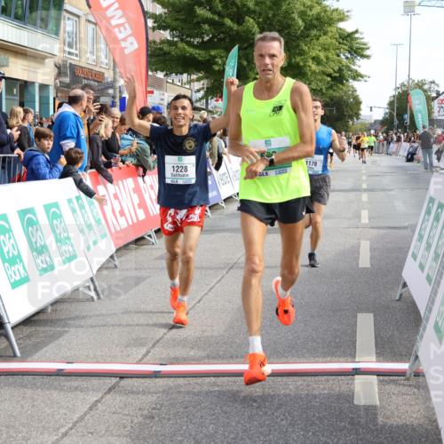 15.09.2024 - PSD Bank Halbmarathon Strokosch-Dieckow http://msf.ph/oto/7091542 15.09.2024 11:35:12 Ziel 652, 696, 907, 1052, 1178, 1228, 1233, 1370, 1387, 1405, 1426, 1768, 3511 meine-sportfotos.de