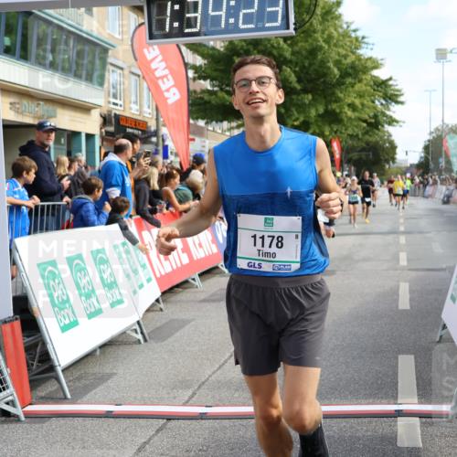 15.09.2024 - PSD Bank Halbmarathon Strokosch-Dieckow http://msf.ph/oto/7091566 15.09.2024 11:35:14 Ziel 652, 696, 907, 919, 1052, 1178, 1228, 1233, 1370, 1387, 1405, 1426, 1768, 2479, 3511 meine-sportfotos.de