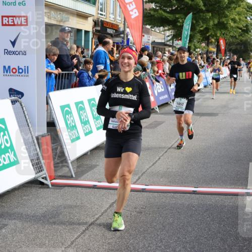 15.09.2024 - PSD Bank Halbmarathon Strokosch-Dieckow http://msf.ph/oto/7091581 15.09.2024 11:35:16 Ziel 652, 696, 907, 919, 1052, 1178, 1221, 1228, 1233, 1370, 1387, 1405, 1426, 2479, 3511 meine-sportfotos.de