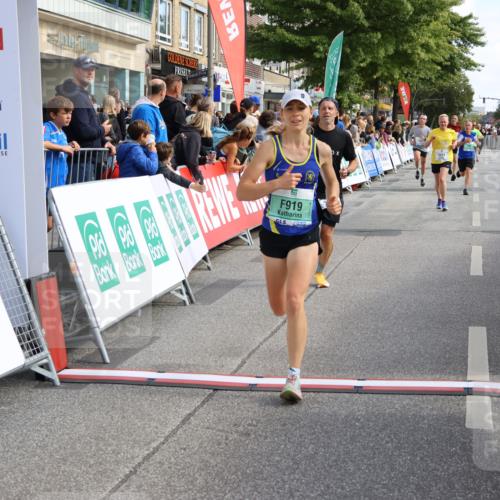 15.09.2024 - PSD Bank Halbmarathon Strokosch-Dieckow http://msf.ph/oto/7091589 15.09.2024 11:35:21 Ziel 652, 696, 740, 907, 919, 1052, 1178, 1207, 1221, 1228, 1233, 1405, 1418, 1448, 2479, 3511 meine-sportfotos.de