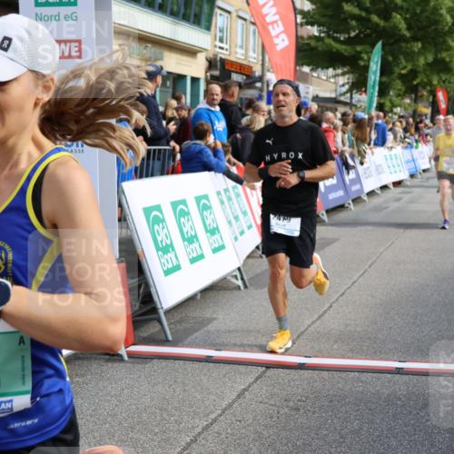15.09.2024 - PSD Bank Halbmarathon Strokosch-Dieckow http://msf.ph/oto/7091608 15.09.2024 11:35:22 Ziel 652, 740, 919, 1052, 1178, 1207, 1221, 1228, 1233, 1405, 1418, 1448, 2479, 2619, 3511 meine-sportfotos.de