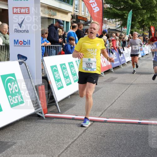 15.09.2024 - PSD Bank Halbmarathon Strokosch-Dieckow http://msf.ph/oto/7091637 15.09.2024 11:35:24 Ziel 652, 740, 771, 919, 1052, 1178, 1207, 1221, 1228, 1418, 1448, 2479, 2619, 2656, 3511 meine-sportfotos.de