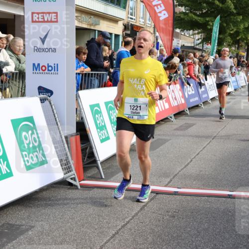 15.09.2024 - PSD Bank Halbmarathon Strokosch-Dieckow http://msf.ph/oto/7091644 15.09.2024 11:35:24 Ziel 652, 740, 771, 919, 1052, 1178, 1207, 1221, 1228, 1418, 1448, 2479, 2619, 2656, 3511 meine-sportfotos.de