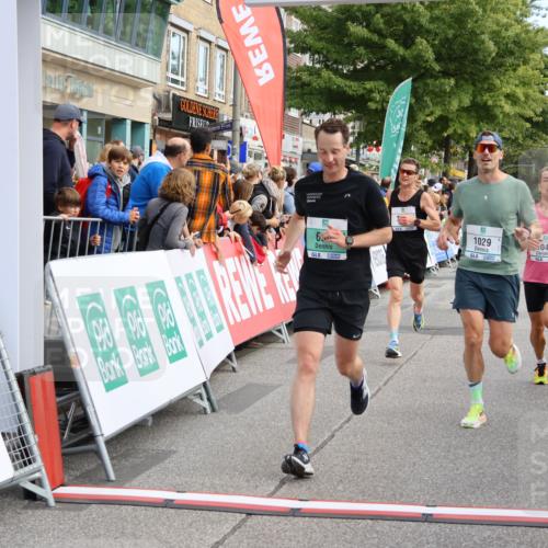15.09.2024 - PSD Bank Halbmarathon Strokosch-Dieckow http://msf.ph/oto/7091669 15.09.2024 11:27:38 Ziel 662, 690, 895, 1029, 1037, 1045 meine-sportfotos.de