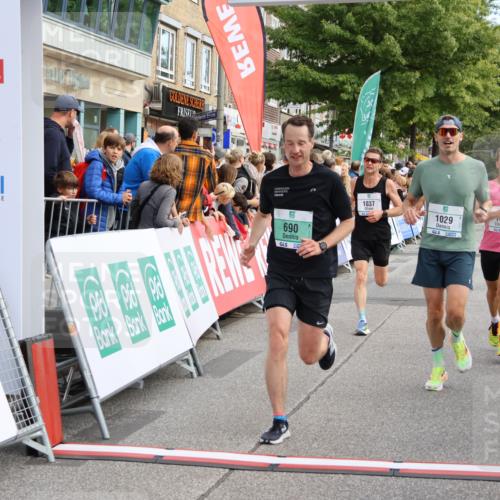 15.09.2024 - PSD Bank Halbmarathon Strokosch-Dieckow http://msf.ph/oto/7091673 15.09.2024 11:27:38 Ziel 662, 690, 895, 1029, 1037, 1045 meine-sportfotos.de