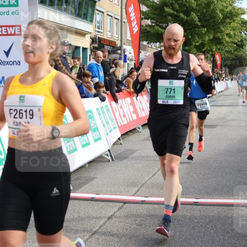 15.09.2024 - PSD Bank Halbmarathon Strokosch-Dieckow http://msf.ph/oto/7091711 15.09.2024 11:35:31 Ziel 740, 771, 919, 1044, 1207, 1221, 1418, 1448, 2479, 2619, 2656 meine-sportfotos.de