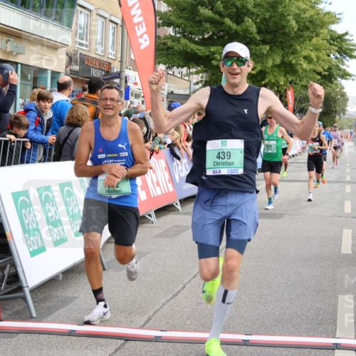 15.09.2024 - PSD Bank Halbmarathon Strokosch-Dieckow http://msf.ph/oto/7091755 15.09.2024 11:27:47 Ziel 433, 439, 658, 690, 722, 825, 874, 895, 1029, 1037, 1045, 1054 meine-sportfotos.de