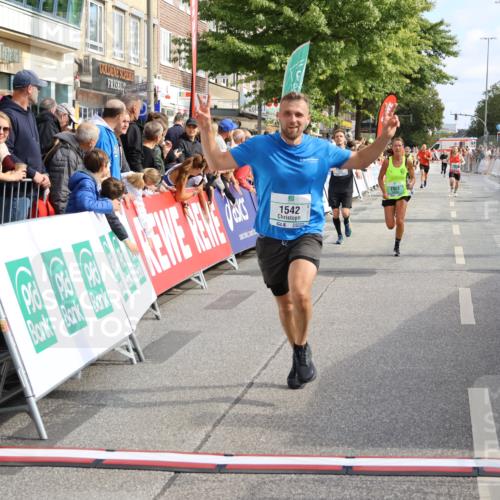 15.09.2024 - PSD Bank Halbmarathon Strokosch-Dieckow http://msf.ph/oto/7091782 15.09.2024 11:42:03 Ziel 943, 953, 1183, 1203, 1241, 1260, 1262, 1309, 1542, 1970, 2707, 2850 meine-sportfotos.de