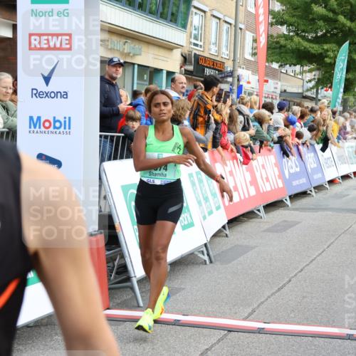 15.09.2024 - PSD Bank Halbmarathon Strokosch-Dieckow http://msf.ph/oto/7091800 15.09.2024 11:27:53 Ziel 433, 439, 658, 694, 722, 825, 874, 895, 1027, 1054 meine-sportfotos.de