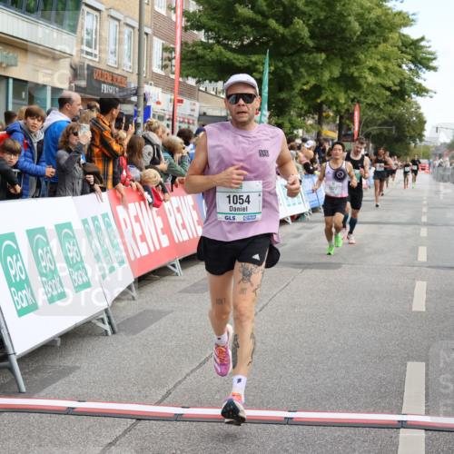 15.09.2024 - PSD Bank Halbmarathon Strokosch-Dieckow http://msf.ph/oto/7091819 15.09.2024 11:27:55 Ziel 433, 439, 658, 694, 722, 825, 874, 1027, 1054, 1099 meine-sportfotos.de