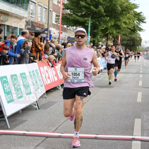 15.09.2024 - PSD Bank Halbmarathon Strokosch-Dieckow http://msf.ph/oto/7091826 15.09.2024 11:27:55 Ziel 433, 439, 658, 694, 722, 825, 874, 1027, 1054, 1099 meine-sportfotos.de