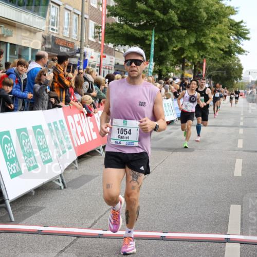 15.09.2024 - PSD Bank Halbmarathon Strokosch-Dieckow http://msf.ph/oto/7091830 15.09.2024 11:27:55 Ziel 433, 439, 658, 694, 722, 825, 874, 1027, 1054, 1099 meine-sportfotos.de