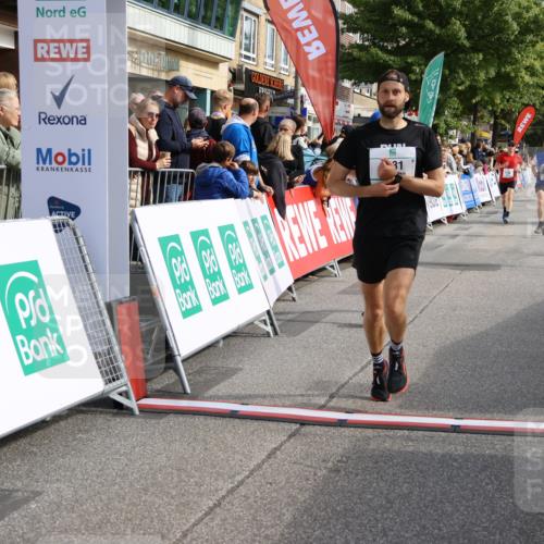 15.09.2024 - PSD Bank Halbmarathon Strokosch-Dieckow http://msf.ph/oto/7091897 15.09.2024 11:36:12 Ziel 438, 1109, 1120, 1194, 1231, 1394, 1399, 2690 meine-sportfotos.de
