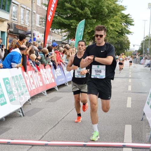 15.09.2024 - PSD Bank Halbmarathon Strokosch-Dieckow http://msf.ph/oto/7091911 15.09.2024 11:28:08 Ziel 427, 691, 694, 700, 890, 1027, 1031, 1046, 1099 meine-sportfotos.de