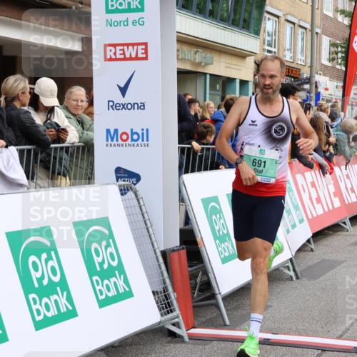 15.09.2024 - PSD Bank Halbmarathon Strokosch-Dieckow http://msf.ph/oto/7091950 15.09.2024 11:28:10 Ziel 427, 691, 694, 700, 890, 1027, 1031, 1046, 1099, 1140 meine-sportfotos.de