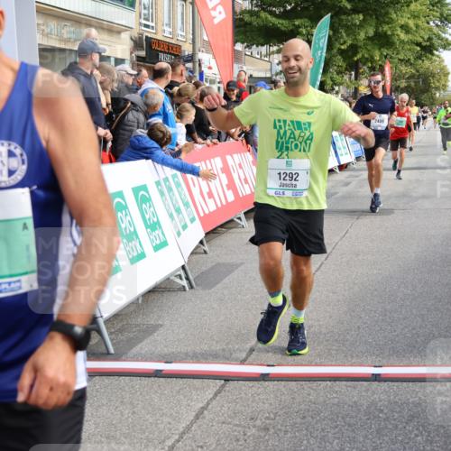 15.09.2024 - PSD Bank Halbmarathon Strokosch-Dieckow http://msf.ph/oto/7092029 15.09.2024 11:42:58 Ziel 715, 760, 956, 1116, 1213, 1292, 1468, 1479, 1548, 1589, 1719, 2489, 2610, 2659 meine-sportfotos.de