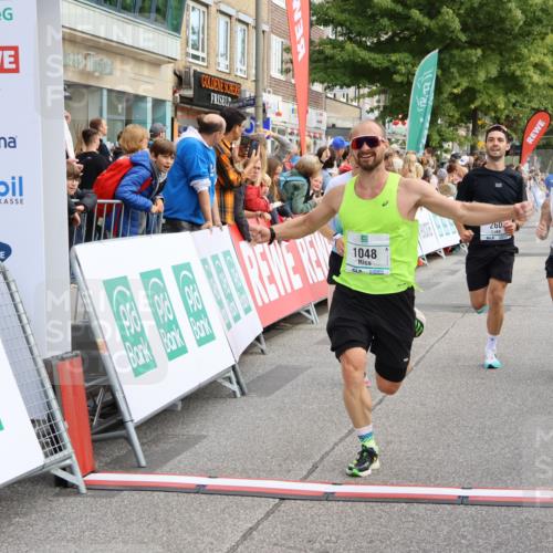 15.09.2024 - PSD Bank Halbmarathon Strokosch-Dieckow http://msf.ph/oto/7092048 15.09.2024 11:28:31 Ziel 917, 926, 1019, 1042, 1048, 1080, 1082, 2605, 2612 meine-sportfotos.de