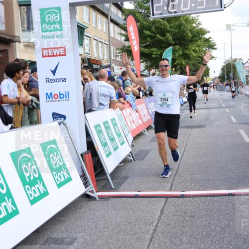 15.09.2024 - PSD Bank Halbmarathon Strokosch-Dieckow http://msf.ph/oto/7092114 15.09.2024 12:21:48 Ziel 2254, 2256, 2379, 2404, 2698, 3069, 3269, 3555 meine-sportfotos.de