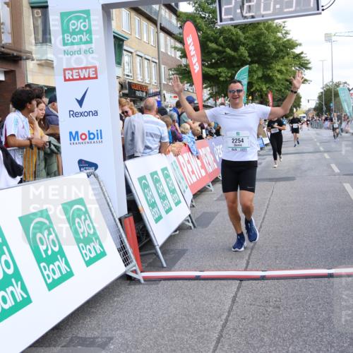 15.09.2024 - PSD Bank Halbmarathon Strokosch-Dieckow http://msf.ph/oto/7092118 15.09.2024 12:21:48 Ziel 2254, 2256, 2379, 2404, 2698, 3069, 3269, 3555 meine-sportfotos.de