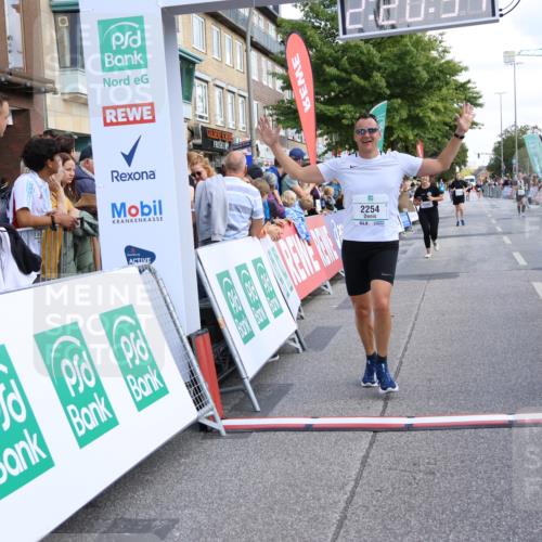 15.09.2024 - PSD Bank Halbmarathon Strokosch-Dieckow http://msf.ph/oto/7092122 15.09.2024 12:21:48 Ziel 2254, 2256, 2379, 2404, 2698, 3069, 3269, 3555 meine-sportfotos.de