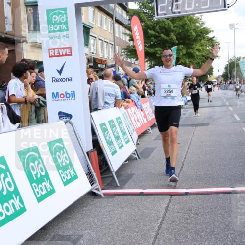 15.09.2024 - PSD Bank Halbmarathon Strokosch-Dieckow http://msf.ph/oto/7092127 15.09.2024 12:21:48 Ziel 2254, 2256, 2379, 2404, 2698, 3069, 3269, 3555 meine-sportfotos.de