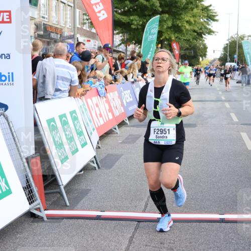 15.09.2024 - PSD Bank Halbmarathon Strokosch-Dieckow http://msf.ph/oto/7092192 15.09.2024 12:21:58 Ziel 2131, 2254, 2951, 3269, 3275 meine-sportfotos.de