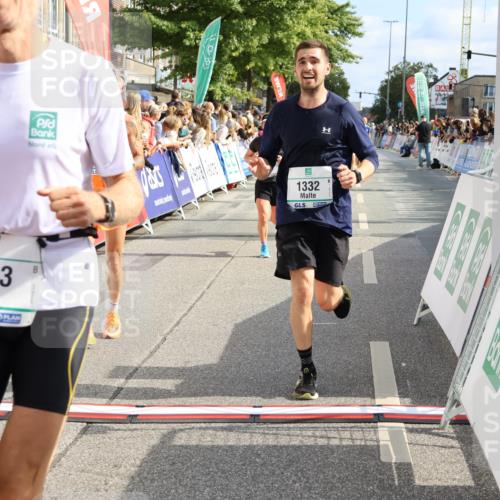 15.09.2024 - PSD Bank Halbmarathon Strokosch-Dieckow http://msf.ph/oto/7092239 15.09.2024 11:43:40 Ziel 1190, 1273, 1279, 1299, 1322, 1332, 1377, 1443, 1545, 1653, 1901, 2488, 2565, 2637, 2641 meine-sportfotos.de